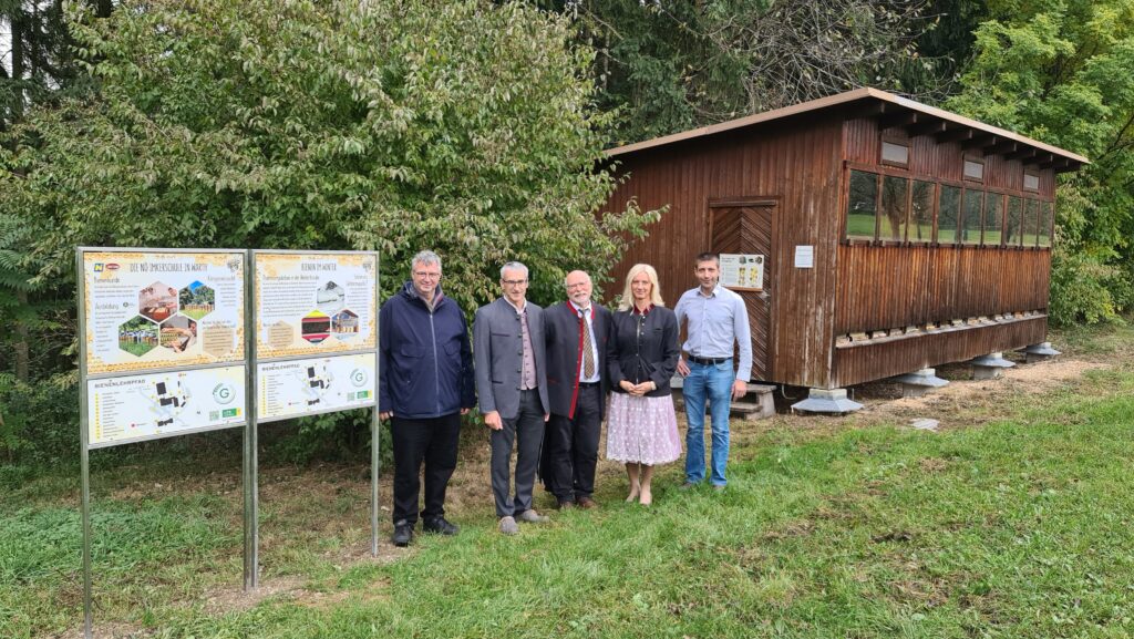 Bienenlehrpfad der LFS Gießhübl