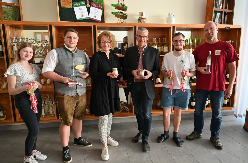 Fachschule Gießhübl mit dem Speck-Kaiser ausgezeichnet