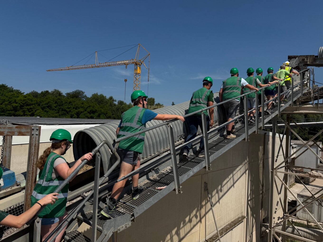 Lehrausgang im Rahmen des praktischen Baukundeunterrichtes zu den Firmen Wopfinger und Rohrdorfer