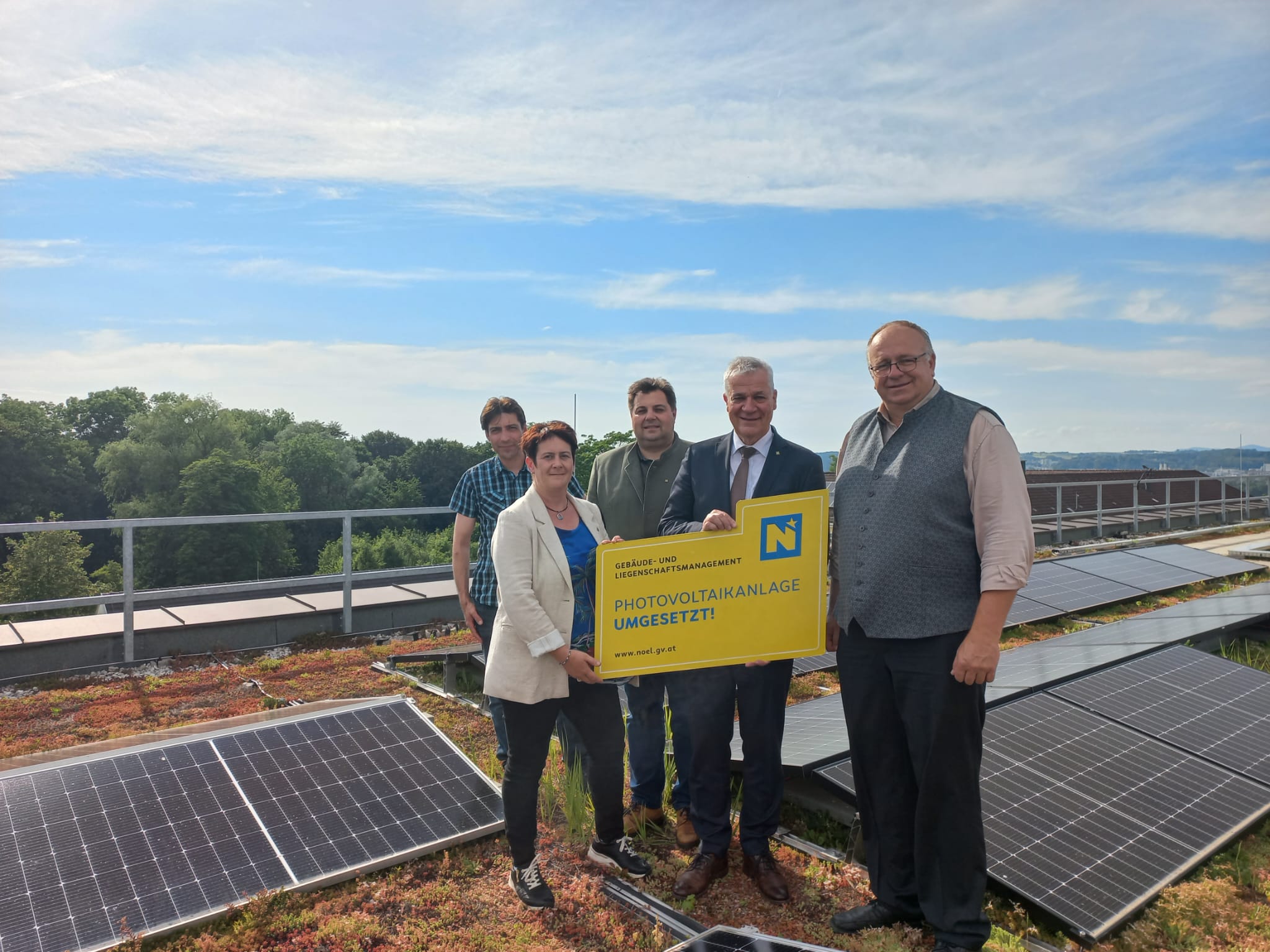 Neue Photovoltaikanlage in Betrieb genommen